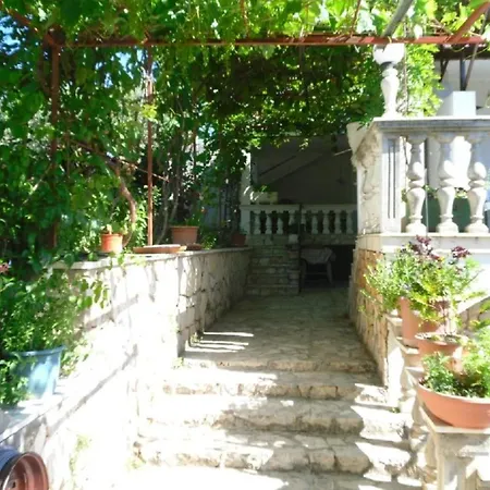 Mio - 100 M From Beach * Podglavica